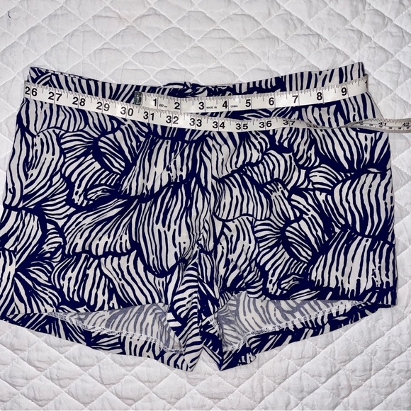Lilly Pulitzer Women’s 2 Blue White Sonya Rayon House Of Nemo Shorts - Picture 8 of 9